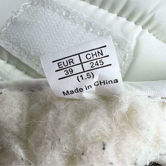 PONCHO WOMEN'S WATERPROOF FROSTY SNOW BOOT - Picture 11 of 12